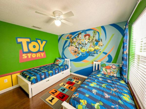 Family Fun 6BR Poolside w Water Park Game Room
